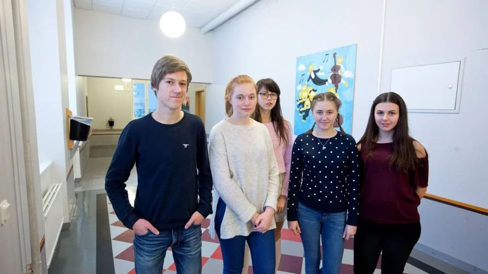 Förebygger. Eleverna Vilhelm Tafvelin, Jill Fjällström, Leia Westerlund, Signe Johansson och Sanna Berglund vill minska kränkningarna.