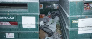 Återvinningsstationer svämmar över