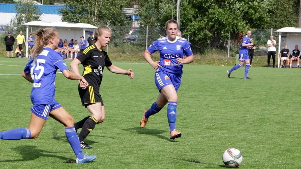 SNABBT. Umedalen var generellt sett först på bollarna.