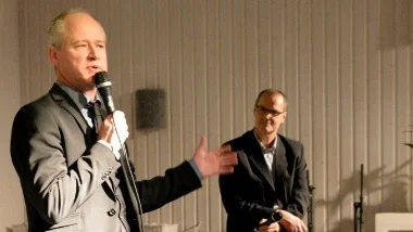 Robert Gustafsson berättade att filmen â100-åringenâ setts av 1,4 miljoner människor och att filmen ska visas i 47 länder.