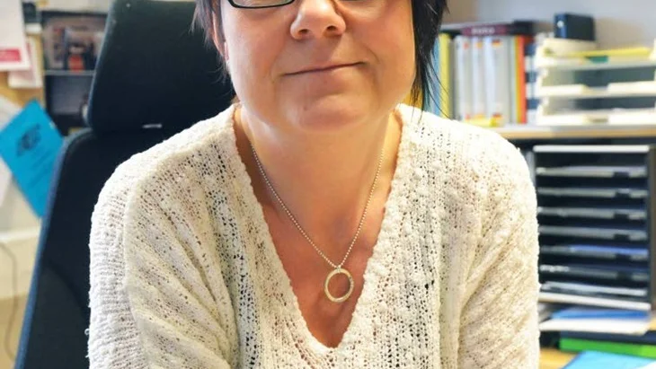 Cathrin Söderberg, Arjeplogs kommun, sitter som spindeln i nätet i planeringen av Arjeplogs vintermarknad.