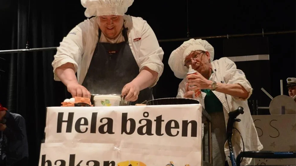 Anders Lundberg och Jörgen Holmström bakade en tårta av det skummare slaget.