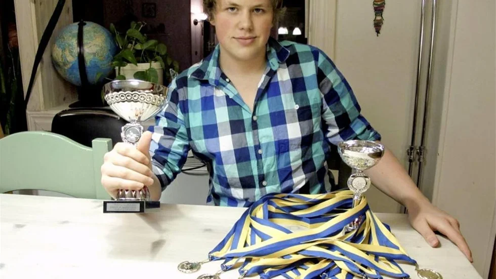 Oliver Flodström, Piteå Sim, hade ett fantastiskt flyt i tävlingen Ö-viks racet. Han ställde upp i 16 grenar och tog hela tolv guld. ”Jag har aldrig varit med om något liknande”, säger han.