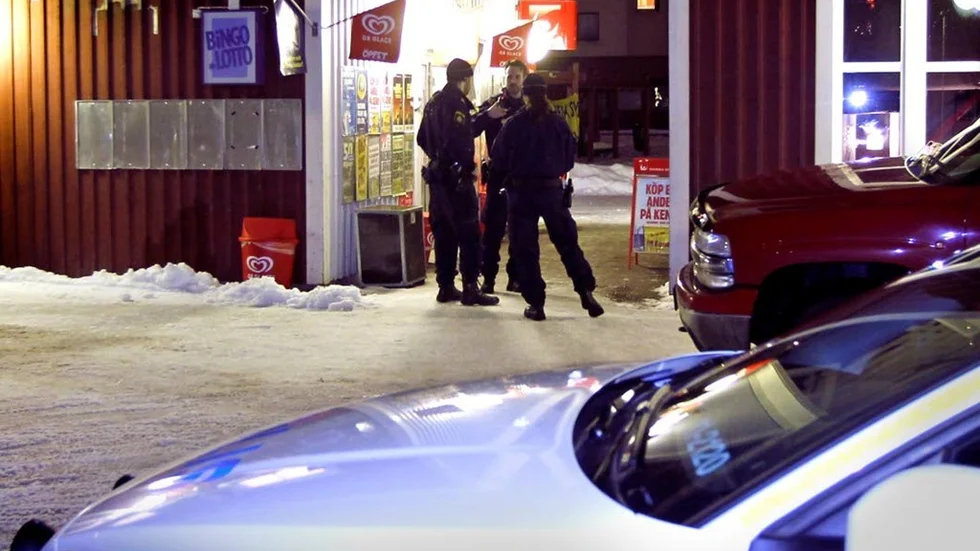 Rånförsöket mot Turklöverns kiosk inträffade den 17 februari. Tre män greps, två av dem har nu åtalats och en av dem – en 18-åring – åtalas även för ett brutalt åldringsrån i Krokoms kommun i Jämtland. (Arkivbild)