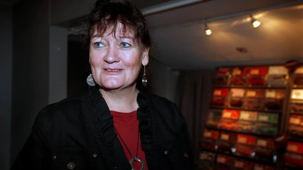 Saga Samuelssons mormor Anita Persson Flygare följde med dotterdottern från Stockholm i går. "Jag var med för ett år sedan i Piteå och i Trollhättan också. Det var första gången jag kom tillbaka till Piteå sedan min ungdom då jag var på Havsbadet en sommar. Då hade jag förresten Sagas mamma Moa i magen".