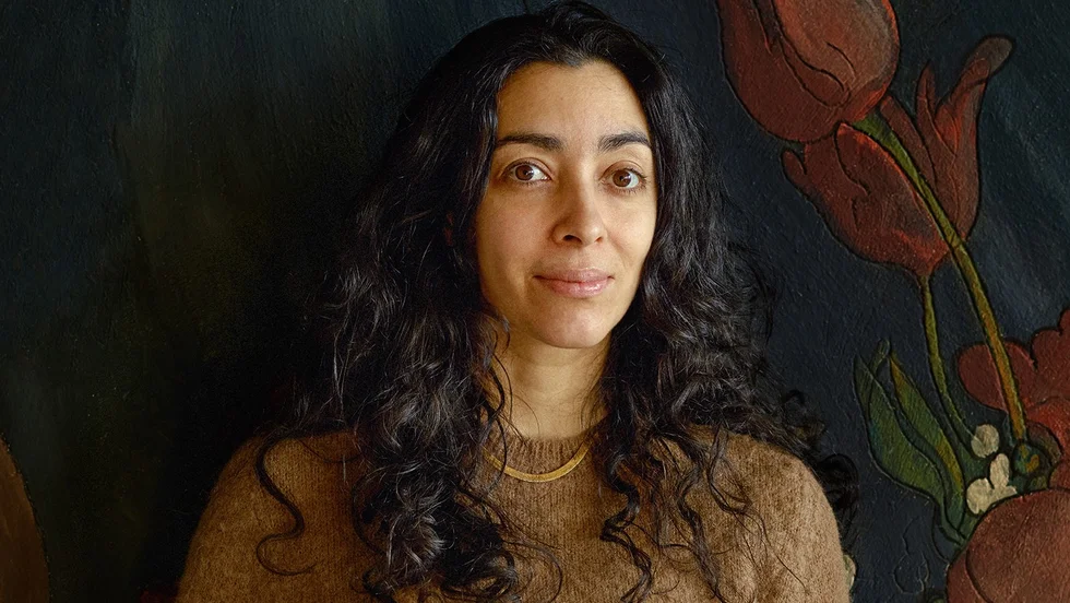 Negar Naseh är författare och läkare verksam i Uppsala. Hon debuterade 2014 med romanen "Under all denna vinter". Senast gav hon 2016 ut romanen "De fördrivna".