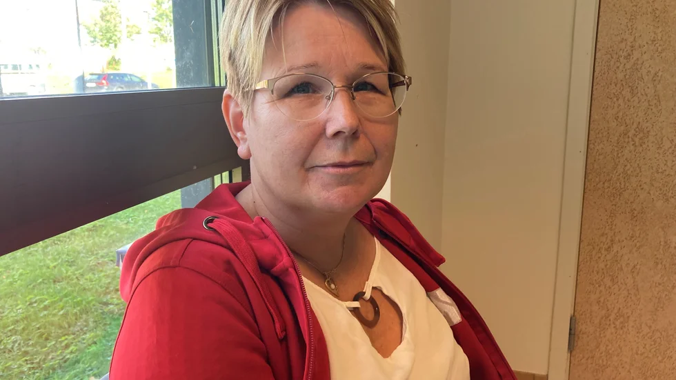 Eva Poromaa Siekas, undersköterska på Kiruna sjukhus och huvudskyddsombud hos Kommunal, tycker det är dags att involvera facket i flyttplanerna.