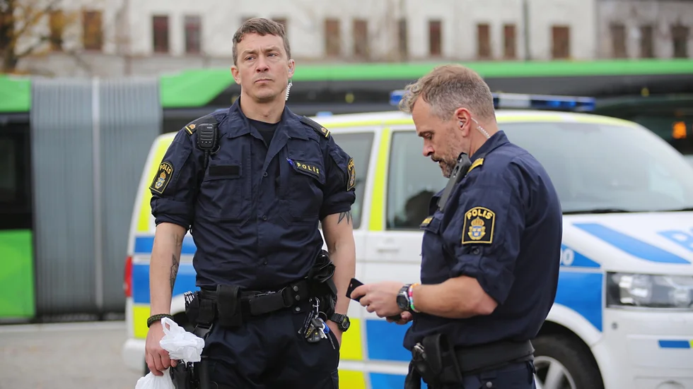 Karaktärerna Magnus (Oscar Töringe) och Jesse (Per Larsson) har många problem att brottas med i andra säsongen av "Tunna blå linjen".