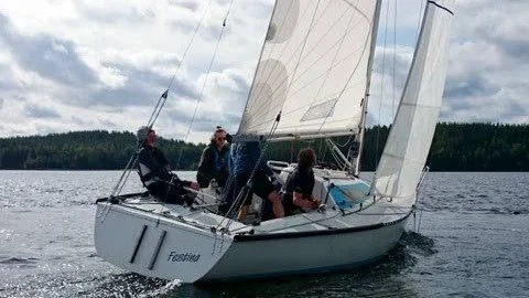 Festina vann en dramatisk tävling i lugna vatten.
