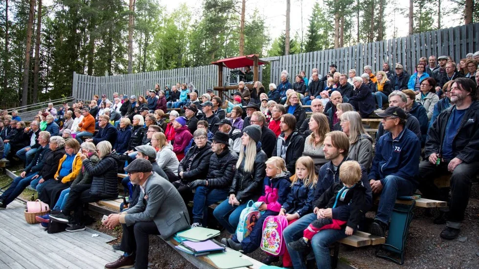 Det var en tät publik som besökte Karlberg på onsdagskvällen.