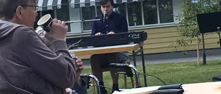 Café syrenbersån lockade ett 90-tal