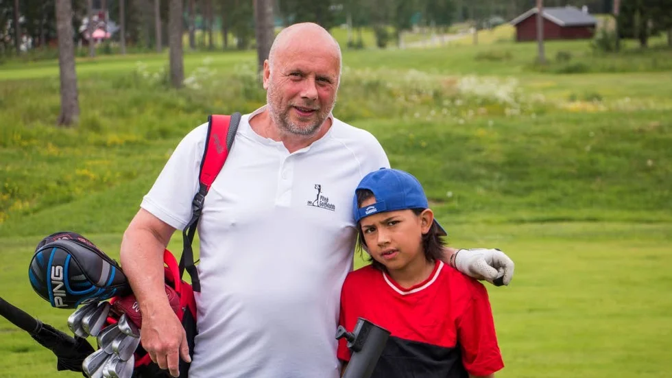 Klubbchefen Ulf Åberg tävlade tillsammans med sonen Fred Åberg. "Fred har spelat jättebra", säger pappan.