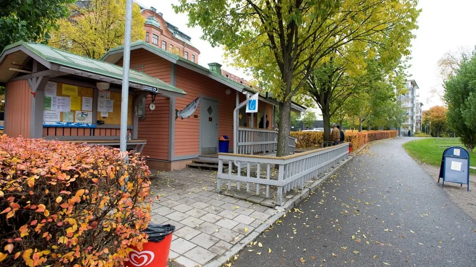 Fiskestugan. Turerna kring Strömparken rullar vidare. Juridiskt sett är frågan ännu inte avgjord.