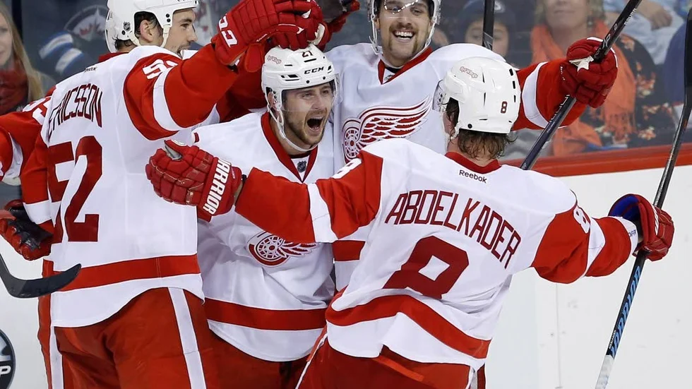 Bortaseger. Jonathan Ericssons Detroit Red Wings slog Ottawa med 3–2 efter förlängning.