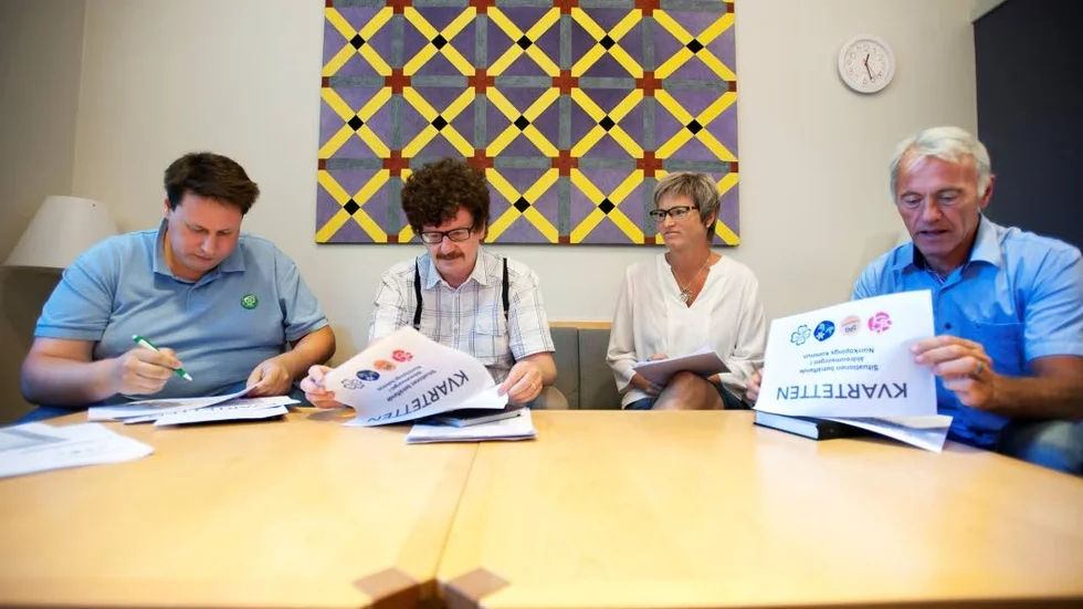 Kvartett. Roger Sandström (C), Lars Stjernkvist (S), Eva-Britt Sjöberg (KD) och Reidar Svedahl (FP) under måndagens presskonferens där ett antal åtgärder för att förbättra äldreomsorgen presenterades.
