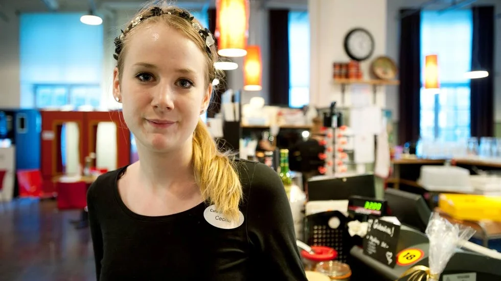 Cecilia Rosén som har jobbat på Café Strykjärnet i fyra år säger att hon trivs och att hon aldrig skulle ha stannat så länge annars.