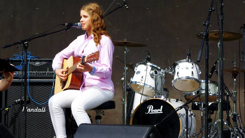 2014. Då debuterade Elsa Göransson på Storåfestivalen. I år är bristen på unga förmågor stor, konstaterar Cecilia Lundholm Pålsson i sin krönika.