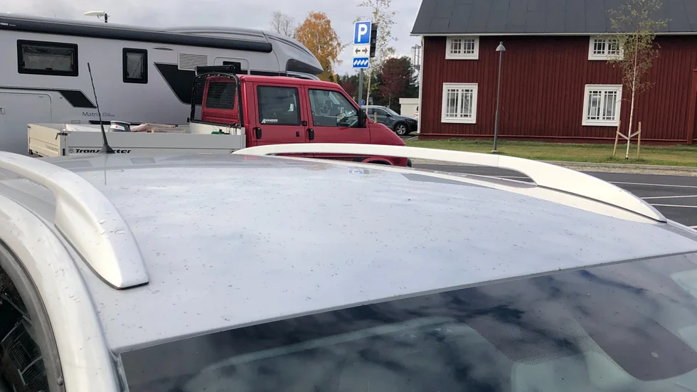 Under torsdagen sotades en panna i ICA-huset med följden att det blev ett sotnedfall. Flera parkerade bilar ska vara drabbade enligt en uppgiftlämnare.