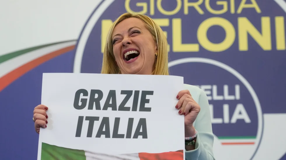 Tack Italien! säger Giorgia Meloni sedan hennes ytterhögerparti Italiens bröder blivit klart störst i parlamentsvalet i söndags.
