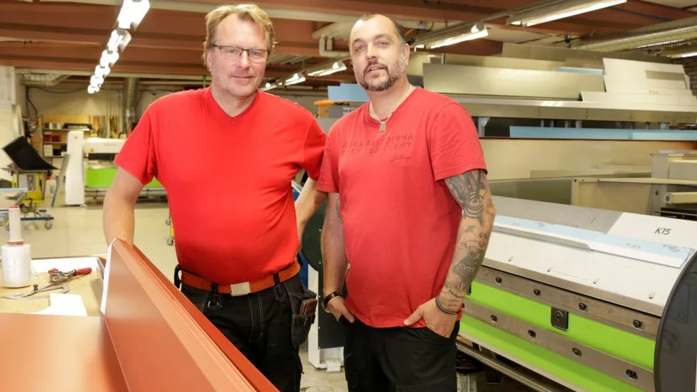 ÄGARNA. Ulf Gustafsson och Jocke Hansson driver lönsamma Plåtcentrum i Piteå AB.