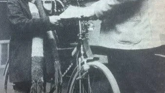 3/1. En cykel fick 10-åriga Lena Källander, Vidsel, motta för sina trafikkunskaper och författartalanger. Runo Bergqvist, ordförande i lokala trafiksäkerhetskommittén, överlämnade priset.