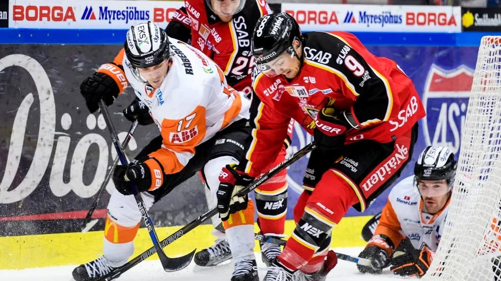 TAJT. Johan Forsbergs Luleå ledde med 1-0 men tappade till 1-2 mot Joel Kellmans Karlskrona.