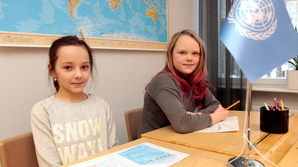 Framtiden. Dominika Nicer och Julia Bohlin tycker att år 2030 känns väldigt långt bort.