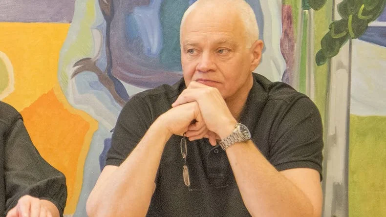 Det jobbas hårt. Enligt kommunchef Ulf Starefeldt så förs dialog mellan ekonomiavdelningen och förvaltningen i övrigt, samt med politiker för att se hur felräkningen kan mötas upp.