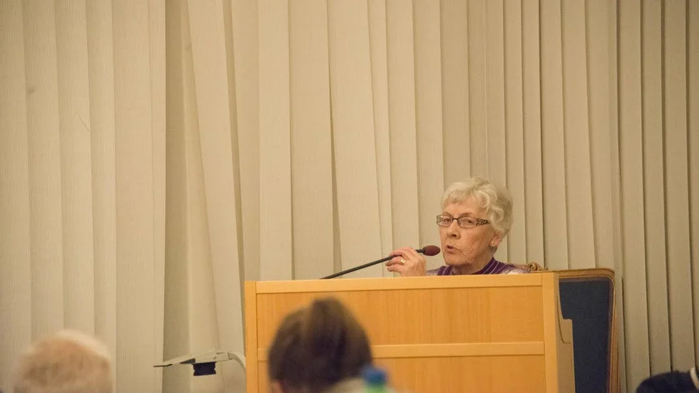 Stora besparingar. Ylva Stråhle Andersson (S) ser inga större svårigheter med att spara pengar i och med de förändrade förutsättningarna kring flyktingmottagandet. "Med de nya förutsättningarna har vi en kostym som är alldeles för stor."