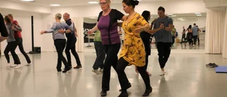 Salsa-entusiaster på kurs