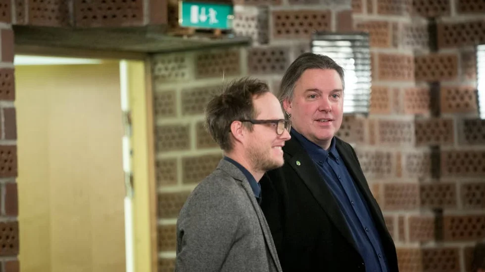 Miljöpartiets Mats Dahlberg (till höger) tycker oppositionens yrkande är ett skämt.