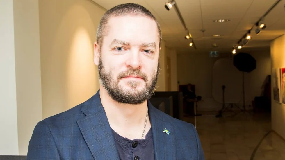 Sverigedemokraterna är för ett tiggeriförbud och enligt Robert Håkansson (SD) vill man göra det besvärligt för tiggarna.