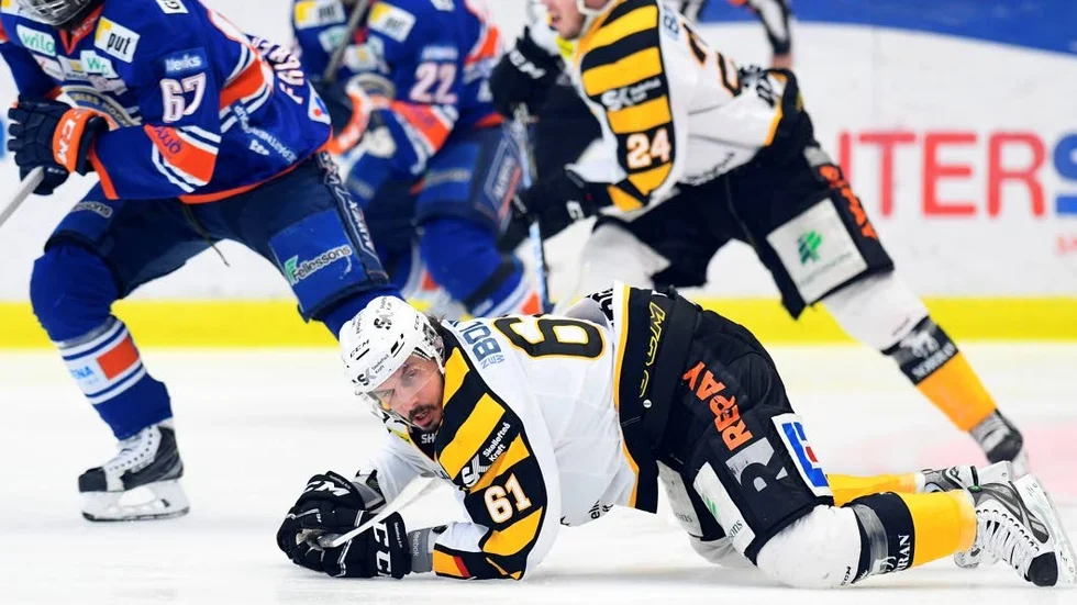 Två lag som gärna vill resa sig och sikta framåt i SHL-tabellen. Vårens finallag Växjö och Skellefteå är favoriter i veckans hemmamatcher.(Arkivbild).