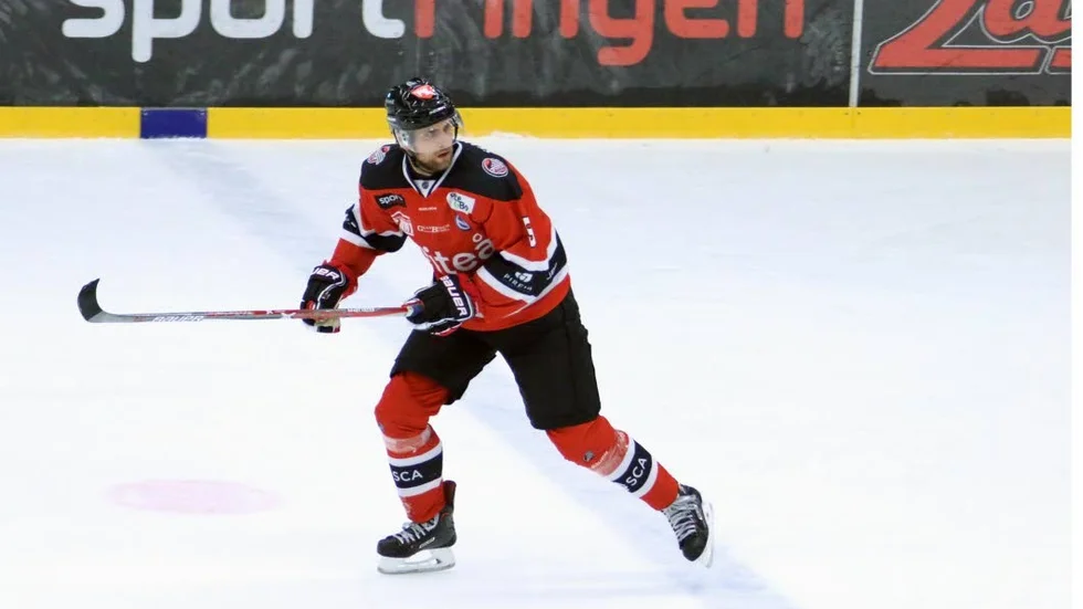 Olof Lundberg var tillbaka som målskytt och avgjorde matchen för PHC med sitt skott i krysset till 3-2.