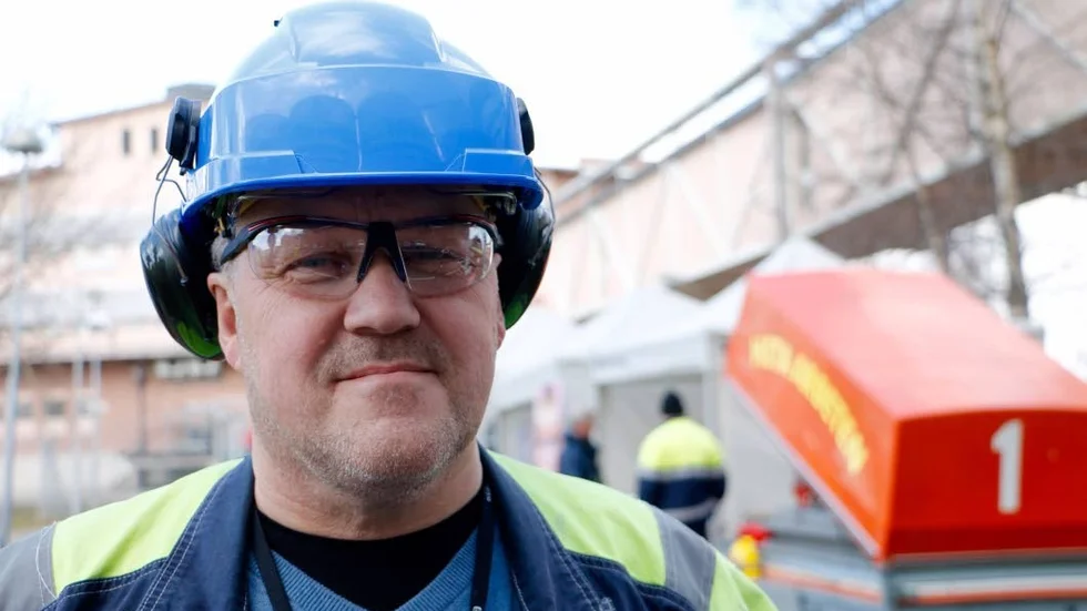 Säkerhetschefen vid Smurfit kappa kraftliner, Ingemar Andersson, vet att rost kan angripa fästningar i gallervägar.