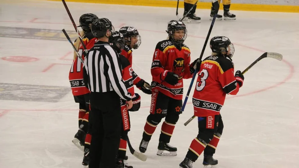 Skellefteå-Luleå i damettan i LF Arena.