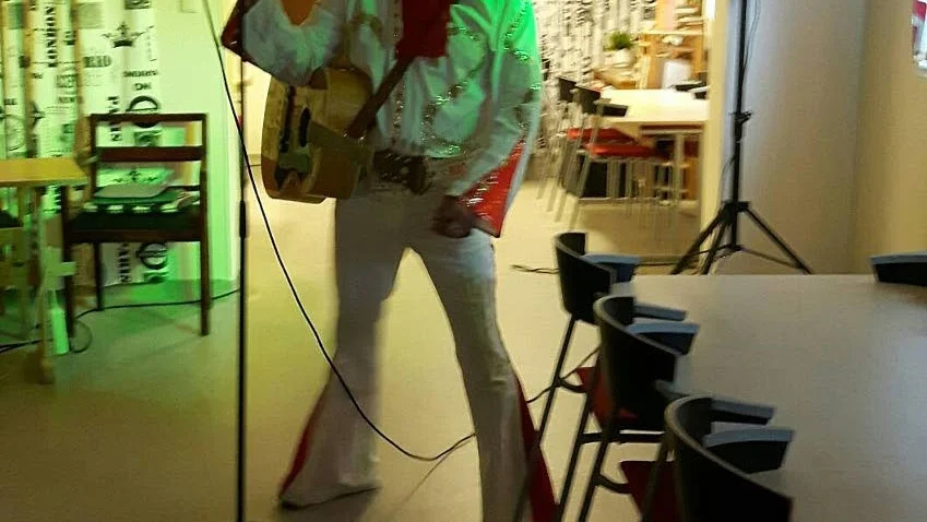 Christer Dahlbäck gjorde en strålande imitation av Elvis Presley.