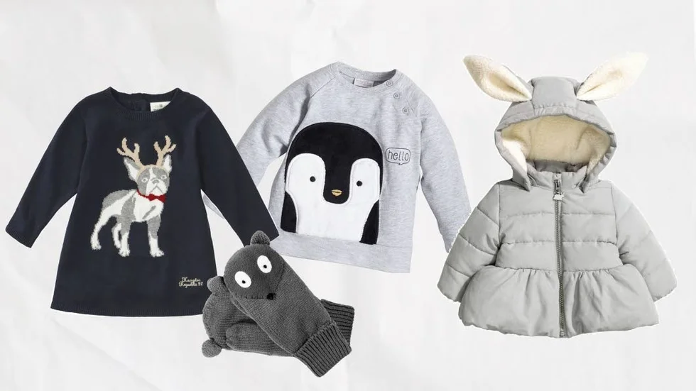 I djurriket: Stickad klänning i rak modell med hundtryck, 199 kronor, Kappahl. // Tumvantar med vargar, 89 kronor på Åhlens. // Sweatshirt med pingvin som säger ”Hello”. Från Lindex för 149 kronor. // Vadderad jacka med avtagbar huva från HM, 249 kronor. Lägg märke till kaninen som dekorerar dragkedjan.
