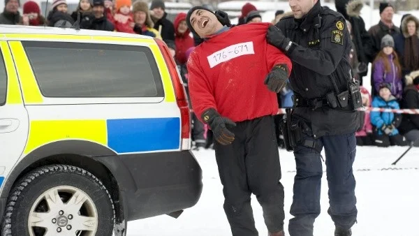 Inte ens Bill och Bull kom undan lagens långa arm, efter att de tänt eld på korvkiosken.