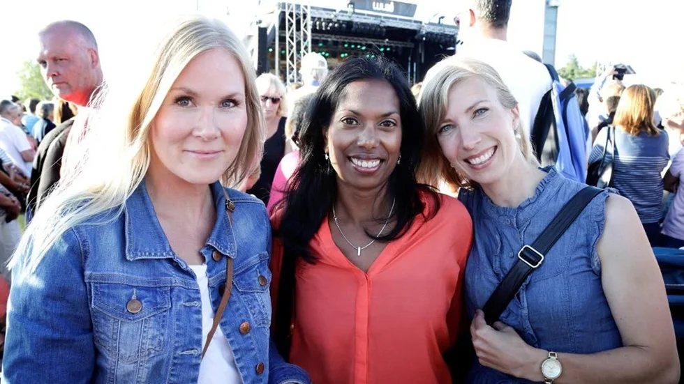 Kompisarna Elin Wiklund, Linda Asplund och Malin Carlborg, alla ursprungligen är från Piteå, har sammanstrålat för att se Bo Kaspers Orkester.