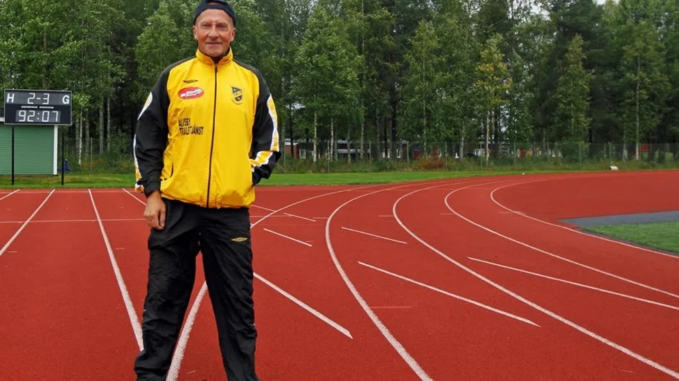 Taif-tränaren Mikael Nordh tycker att det har tagit länge för Meraf Bahta att nå toppen. "Jag trodde hon skulle vara med där uppe för ett par år sedan", säger han, och menar att hon fortfarande har tekninska grejer att jobba på.