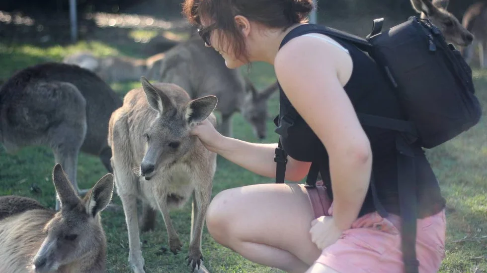 Under den första veckan i Australien passade Jenny och Jennifer på att besöka ett zoo för att få se kängurur på riktigt nära håll.