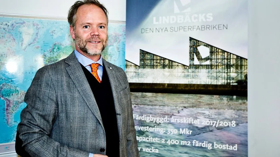 Stefan Lindbäck, vd Lindbäcks Bygg, säger att husfabriken ska bli Europas modernaste och det finns en vision om att fabriken i vart fall delvis
ska vara inglasad.
