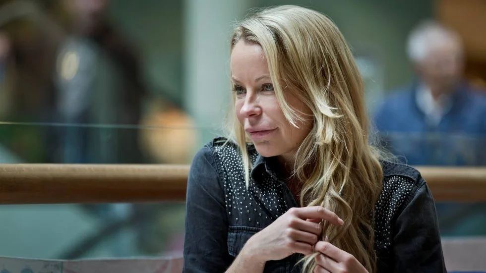 Åsa Vesterlund pratar öppet om sin botox i Svenska Hollywoodfruar. ”Det är mycket snack om mina läppar. Har du väl fått en stämpel så sitter den kvar, men vill dom fortsätta trampa i läppträsket så varsågod”.