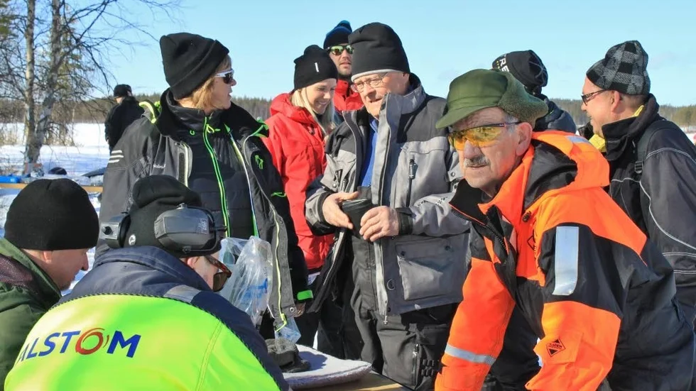 Storfiskarna väger in.