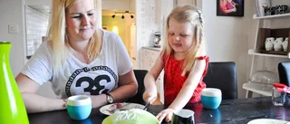 Anna Nilsson, 32 år och Maja, 3 år, Bergsviken