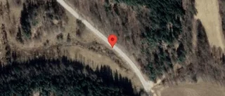 Singelolycka med personbil på väg 580