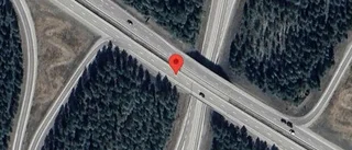 Trasigt fordon stör trafiken på väg 97