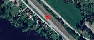 Trasig personbil stör trafiken på väg 72