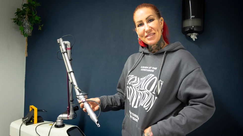 Helena Skjöldmöe på skönhetssalongen Bozza Workshop i Luleå.